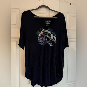 TORRID 3/4 Sleeve Dino Skull Tee Size 2